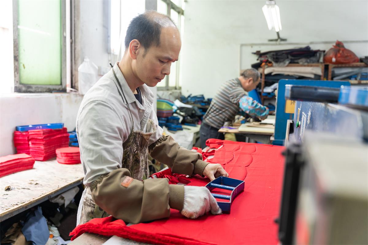 Custom Hat Factory (5).JPG Custom Hat Factory (5).JPG