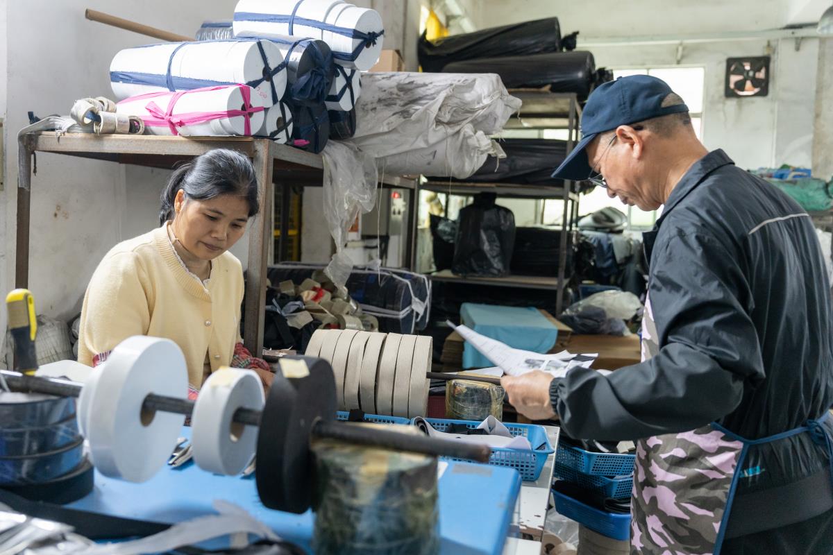 Custom Hat Factory (1).JPG Custom Hat Factory (1).JPG